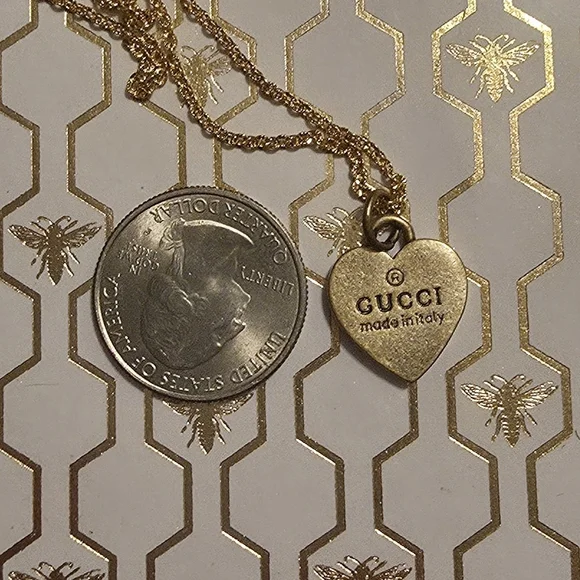 Gucci Gold Heart Pendant Necklace - Picture 8 of 11